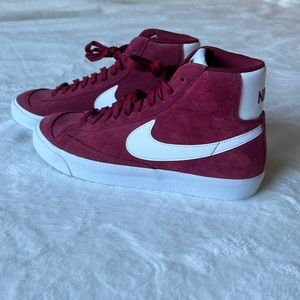 NEED GONE Nike high top blazer